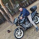 Знакомства: Олег Валерьевич, 22 года, Екатеринбург