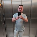 Знакомства: Ionuț, 42 года, București