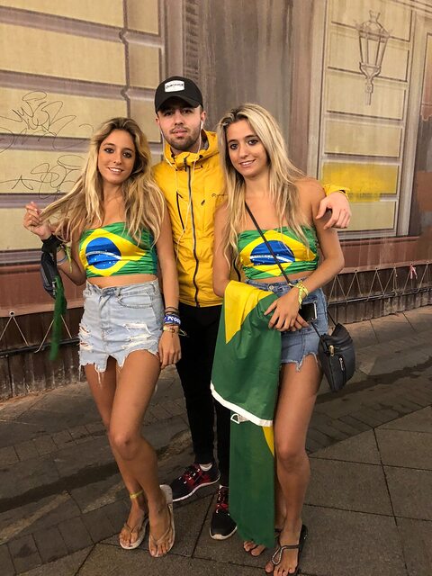 Бразильские близнецы и по середине я :-)
