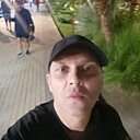 Знакомства: Гарик, 40 лет, Новомосковск