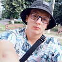 Знакомства: Антон, 24 года, Клинцы