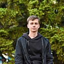 Знакомства: Антон, 24 года, Нижневартовск
