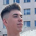 Знакомства: Максим, 23 года, Петриков