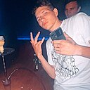 Знакомства: Максим, 23 года, Луховицы