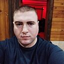 Знакомства: Евгений, 32 года, Петриков