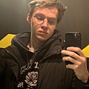 Знакомства: Дмитрий, 22 года, Москва