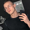 Знакомства: Олег, 24 года, Знаменск