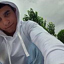 Знакомства: Красная Шапачка, 24 года, Тарко-Сале