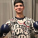 Знакомства: Леонардо, 21 год, Узловая