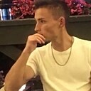 Знакомства: Олег, 23 года, Казань