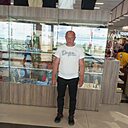 Знакомства: Денис, 42 года, Магадан