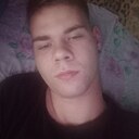 Знакомства: Максим, 25 лет, Калининск