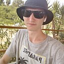 Знакомства: Виталий, 28 лет, Луга