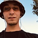 Знакомства: Максим, 26 лет, Медвежьегорск
