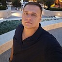 Знакомства: Виктор, 39 лет, Южно-Курильск
