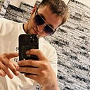 Знакомства: Владислав, 28 лет, Солигорск