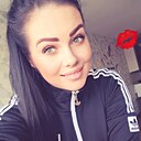Брюнетка Настя домашние фото - 16 фото