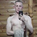 Знакомства: Илья, 27 лет, Солигорск