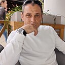 Знакомства: Валера, 40 лет, Львов