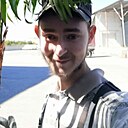 Знакомства: Александр, 24 года, Среднеуральск