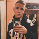 Знакомства: Максим, 26 лет, Островец