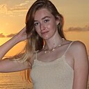 Знакомства: Ника, 22 года, Лесной
