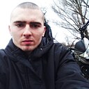Знакомства: Максим, 23 года, Брянка