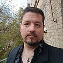 Знакомства: Максим, 43 года, Зугрэс