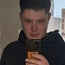 Знакомства: Рома, 27 лет, Васильковка